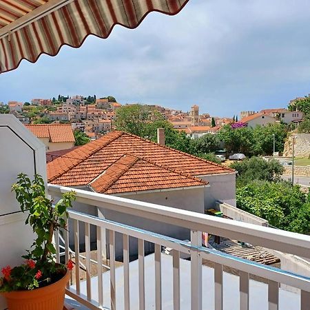 Rooms & Apartments Dolac Хвар Екстериор снимка