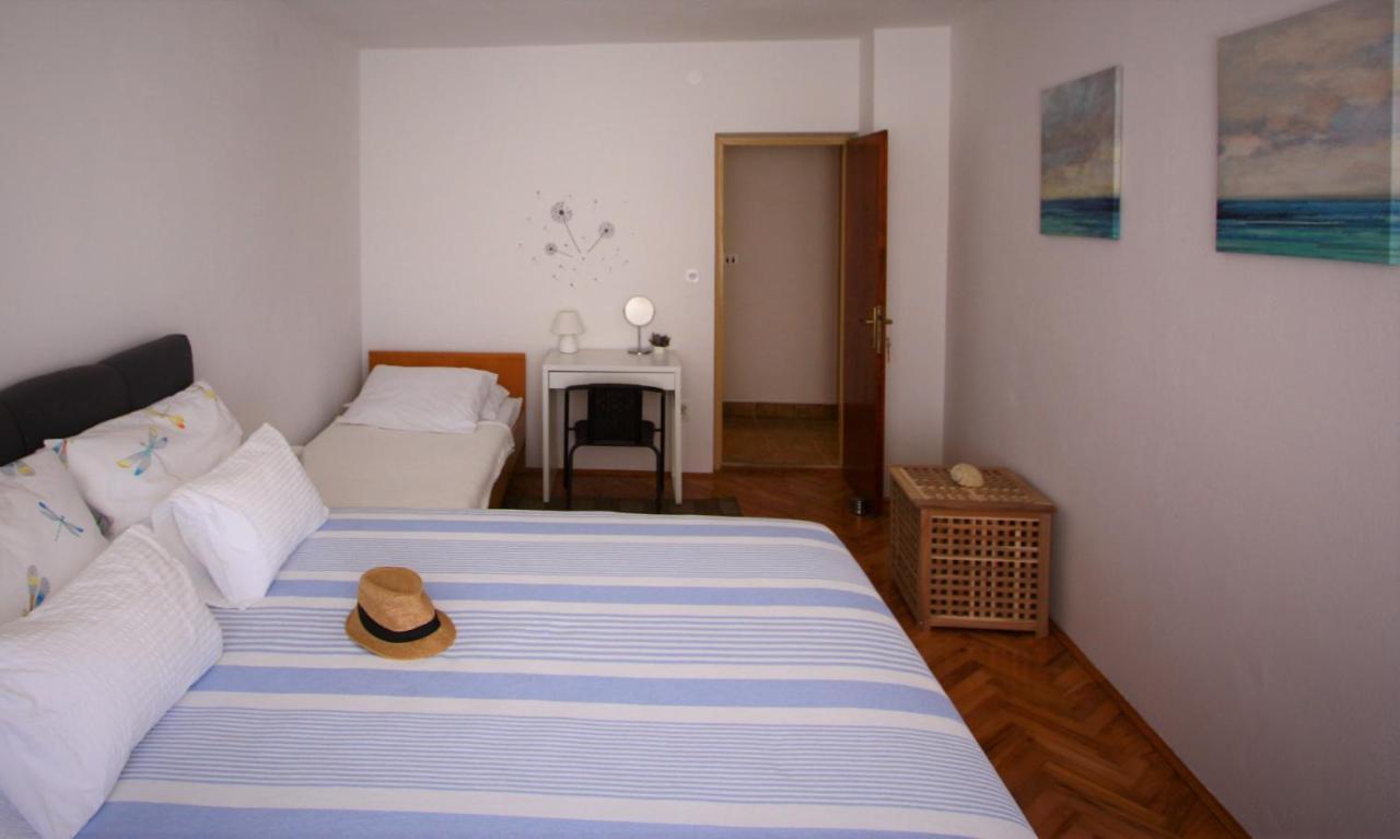 Rooms & Apartments Dolac Хвар Екстериор снимка