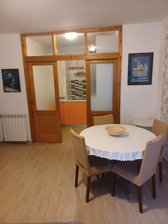 Rooms & Apartments Dolac Хвар Екстериор снимка