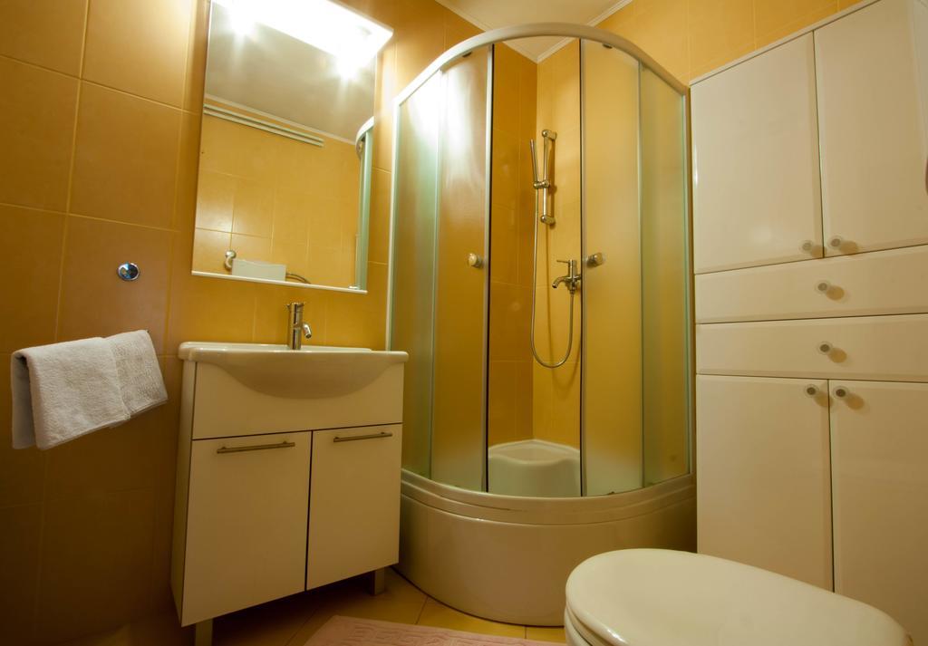 Rooms & Apartments Dolac Хвар Екстериор снимка